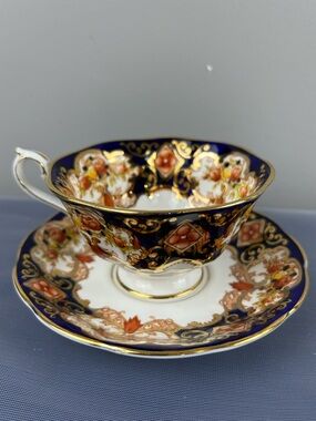 Vintage Royal Albert Bone China England Heirloom Crown Mark Tea Cup &Saucer Set